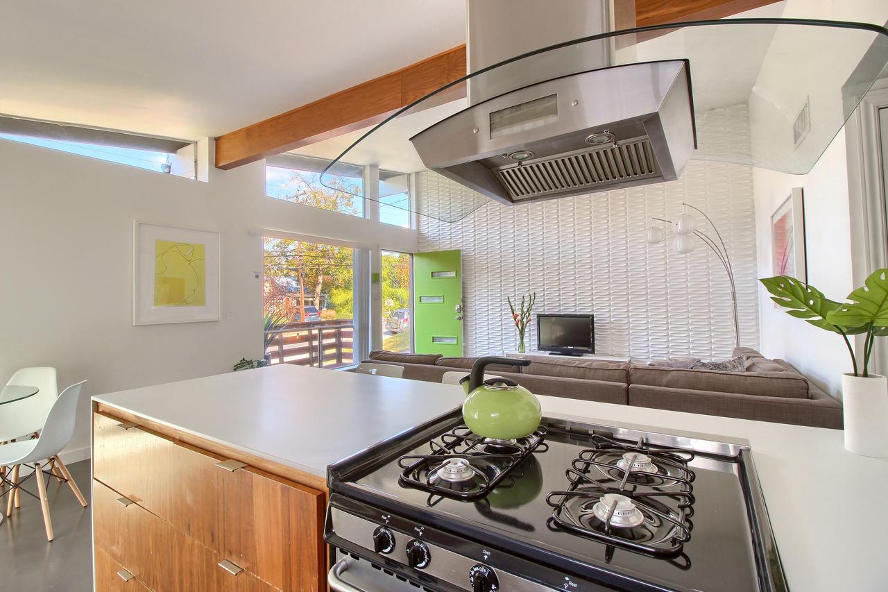 Вилла Travis Heights Modern I Остин Экстерьер фото