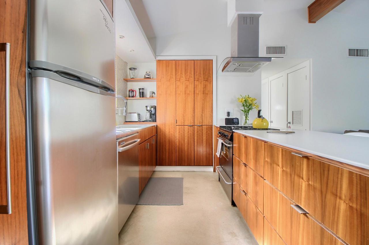 Вилла Travis Heights Modern I Остин Номер фото