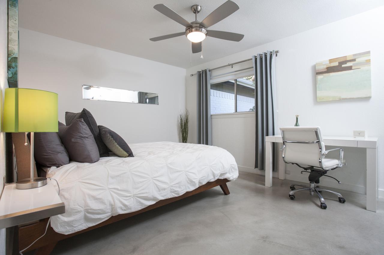 Вилла Travis Heights Modern I Остин Экстерьер фото