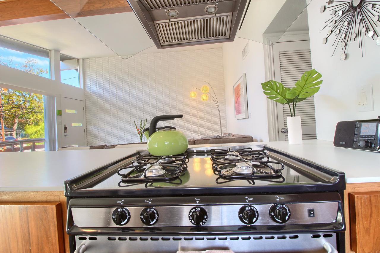 Вилла Travis Heights Modern I Остин Экстерьер фото