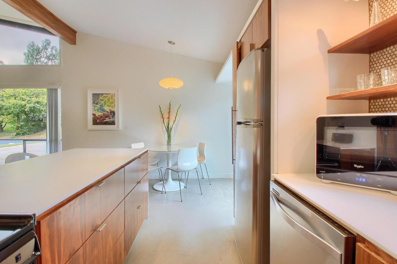 Вилла Travis Heights Modern I Остин Экстерьер фото
