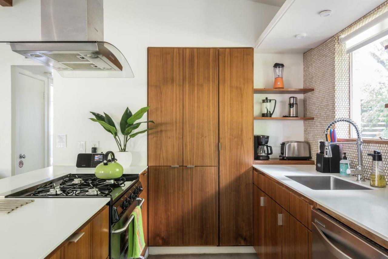 Вилла Travis Heights Modern I Остин Экстерьер фото